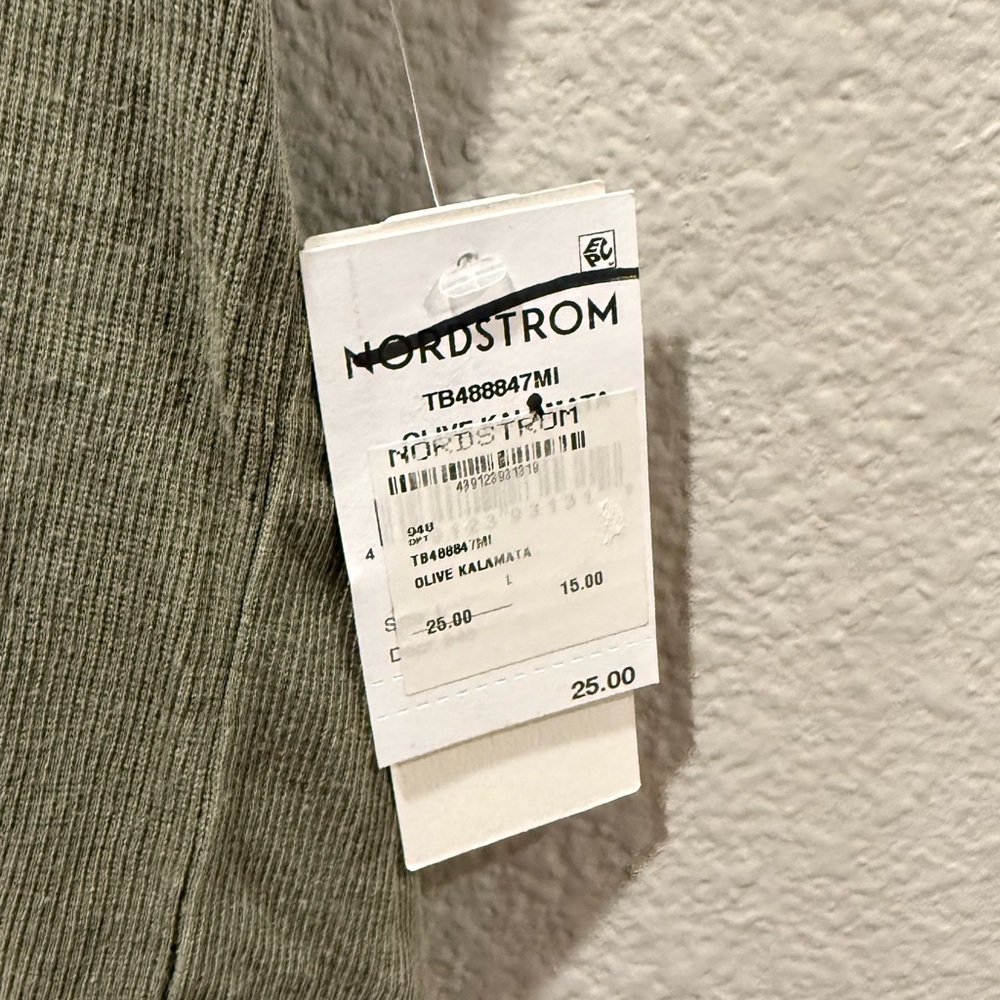 🌿 NWT Nordstrom Treasure & Bond Ribbed Olive Green Tank Top – Size L 🌿 - Picture 5 of 5